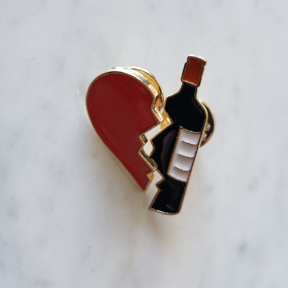 2 pc Broken Heart Wine Bottle Pin Set - Picture 4 of 5